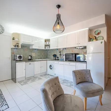 Turquoise-12 By Interhome *