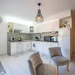 Turquoise-12 By Interhome *